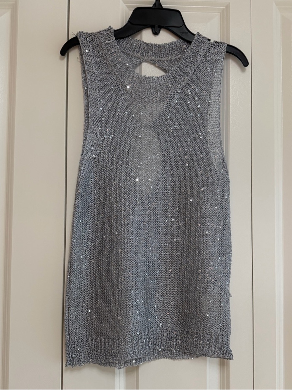 Silver Metallic Sequin Knit Sleeveless Top Open Back Lightweight Size Medium